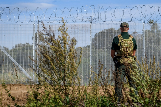 Latvijos kariuomenė baigė statyti 20 km ilgio tvoros atkarpą prie Rusijos sienos