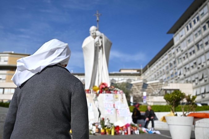 Popiežius paliks ligoninę ir grįš į Vatikaną