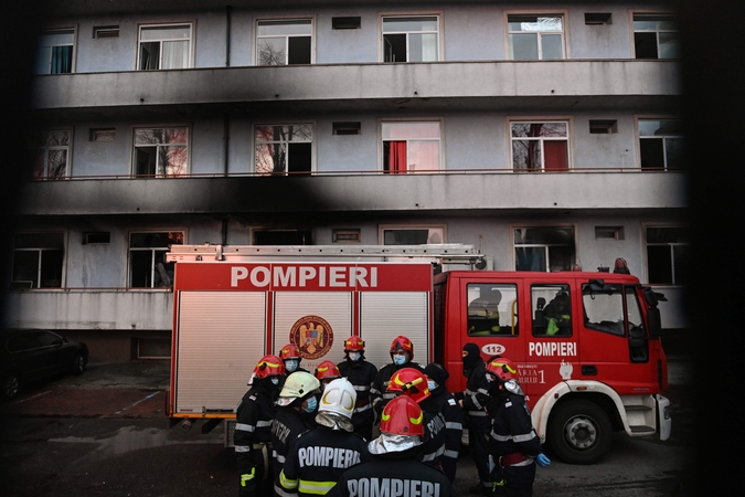 Rumunijos sostinės ligoninėje per gaisrą žuvo mažiausiai penki žmonės