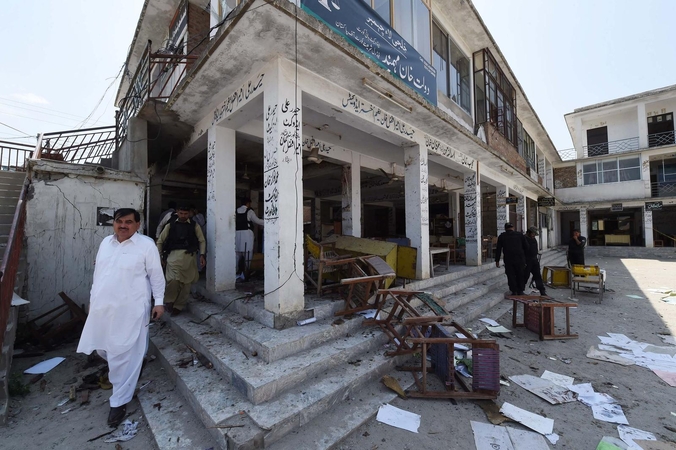 Pakistane per sprogimą prie teismo žuvo 13 žmonių