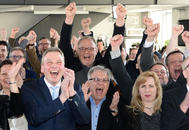 A. Merkel partija išlaikė pirmąjį savo populiarumo išbandymą 