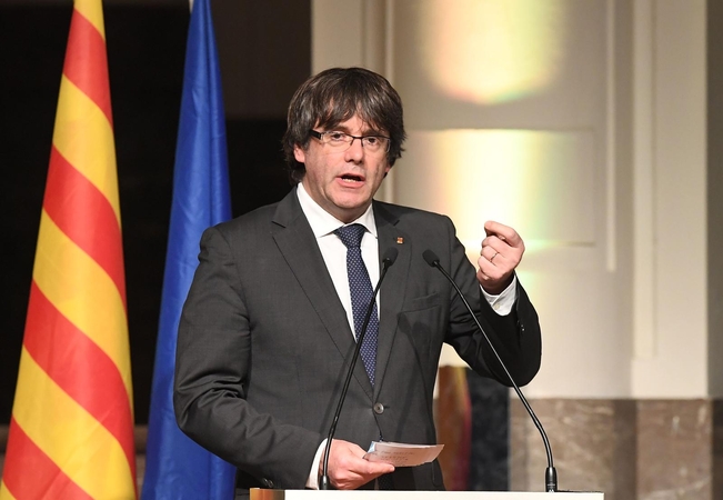 Carlesas Puigdemont'as