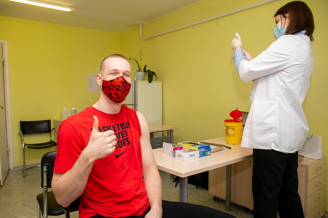 Paskiepyta trečioji Tokijo olimpinėms žaidynėms rengiamų sportininkų grupė