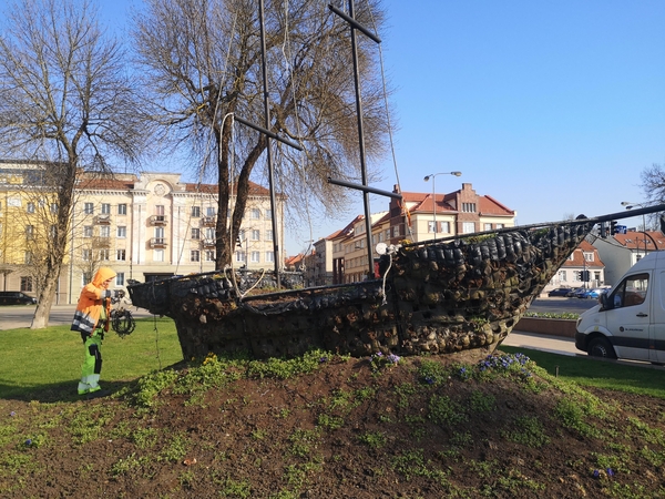 Laukimas: specialistai tikina, kad dėl byrančių konstrukcijų „Laivelis“ kelionės į Žvejybos uosto rajoną turbūt neatlaikys.