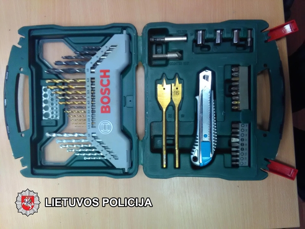 Sostinės pareigūnai prašo atsiliepti rastų daiktų savininkus