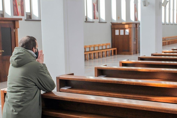 Mišios su žmonėmis galės vykti kasdien, išskyrus sekmadienius