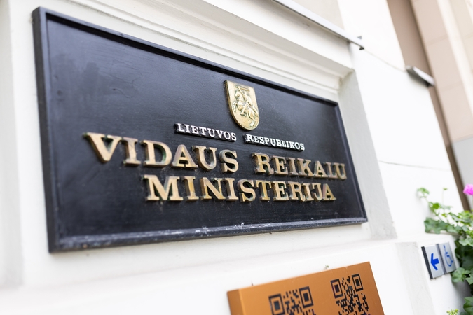Nuo gruodžio griežtinamos prašymų išduoti leidimus gyventi Lietuvoje sąlygos