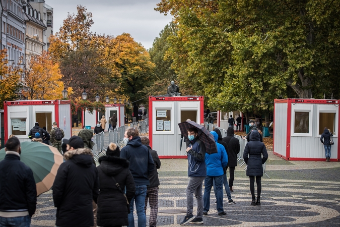 Pusė Slovakijos gyventojų per dieną ištirti dėl koronaviruso