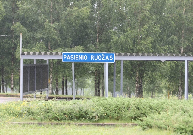 Pasieniečiai: valstybės siena turi būti statoma – ne lopoma