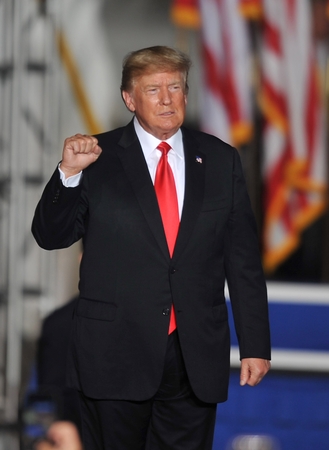 D. Trumpas blokuoja tyrimą dėl Kapitolijaus šturmo