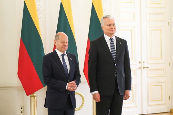 Olafas Scholzas ir Gitanas Nausėda