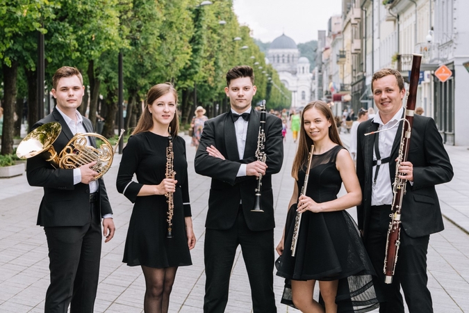 „Muzikiniame balkone“ – jaunimas ir laiko patikrinta klasika