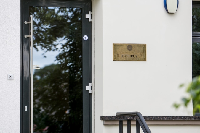 Brokerių bendrovė atsidūrė teisme