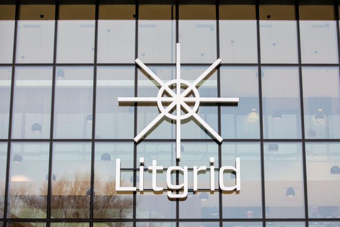 „Litgrid“ užbaigė elektros linijos Darbėnai–Bitėnai statybos darbus