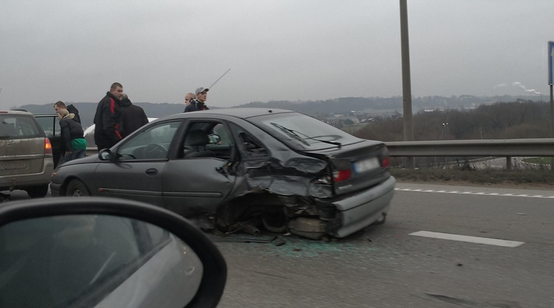 Per avariją ant Č. Radzinausko tilto sužaloti du vyrai