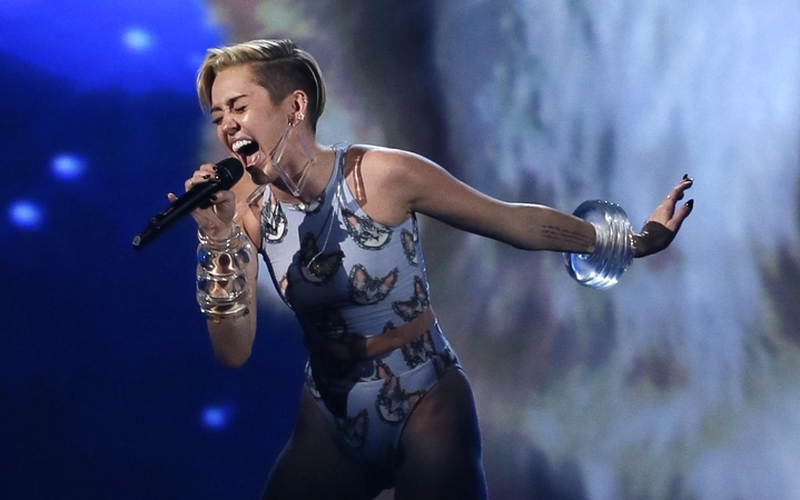 Miley Cyrus triukšmingai atšventė savo 21-ąjį gimtadienį