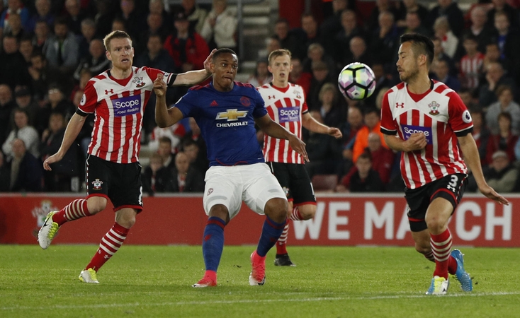 „Manchester United“ puolimas toliau buksuoja – neįveiktas „Southampton“