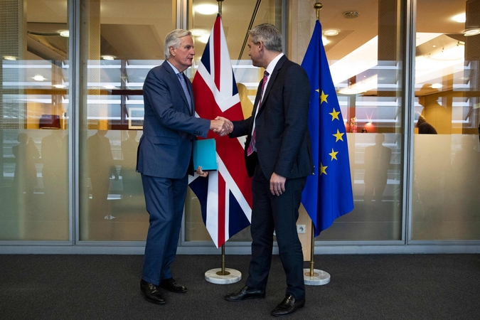 Michelis Barnier ir Stephenas Barclay 