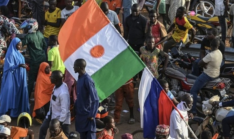 Prancūzija teigia, kad Nigeryje sulaikytas jos pilietis, ir ragina jį nedelsiant paleisti