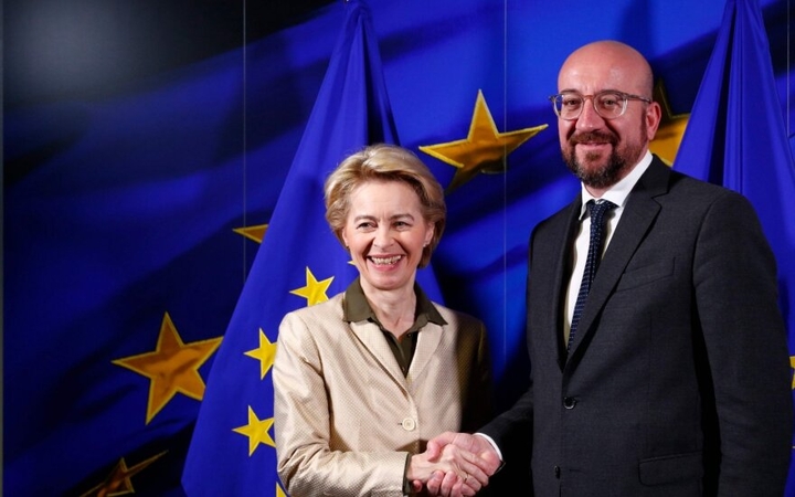Ursula von der Leyen ir Charlesas Michelis