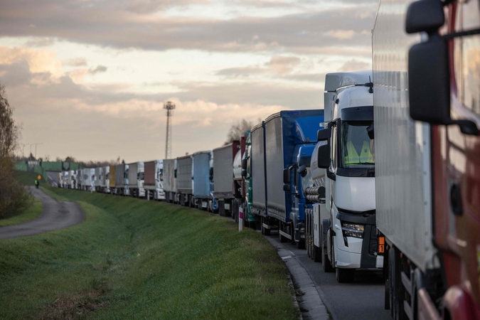 Lenkijos ūkininkai atnaujina sienos su Ukraina blokadą