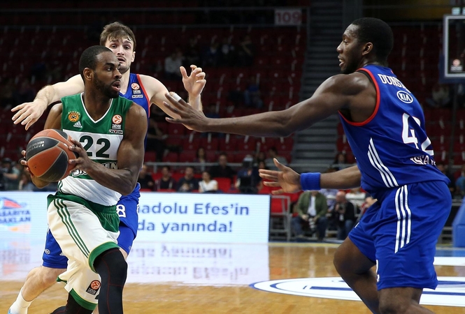"Anadolu Efes" įveikė "Panathinaikos" ekipą, bet liko už borto
