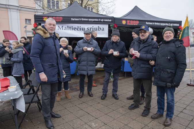 Maltiečiai kauniečius pakvietė dubenėliui karštos sriubos