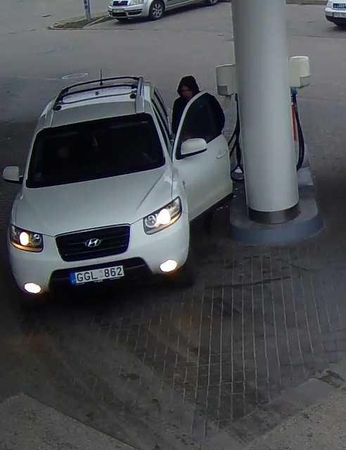 Užsipylęs kuro vyras išvažiavo nesumokėjęs (padėkite atpažinti)