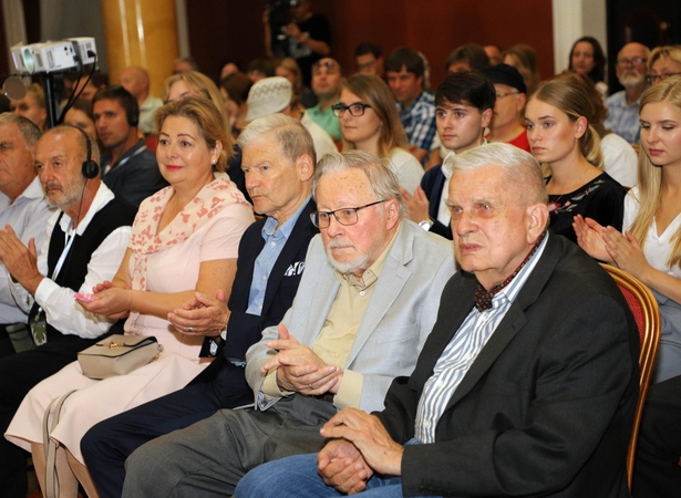 Vilniaus sinagogos įamžinimo idėjos: nuo labirinto iki viešbučio ir galerijų