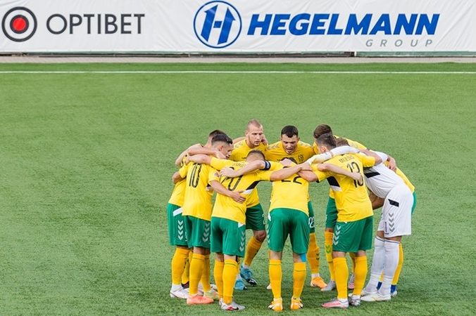 UEFA uždegė žalią šviesą sirgalių sugrįžimui į stadionus