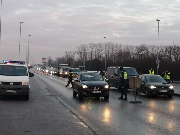 Policijos postuose Klaipėdos apskrityje apgręžta 40 automobilių