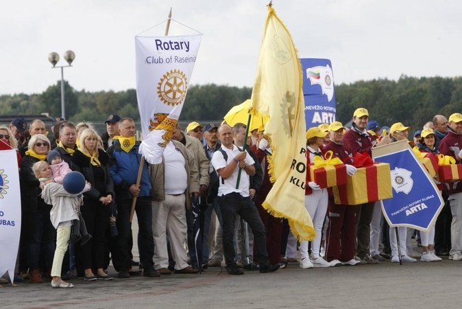 Rotariečiai buvo dosnūs delfinariumui