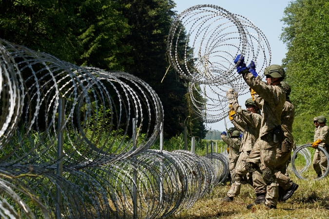 Ieškoma galinčiųjų pasienyje su Baltarusija tiesti pjaunančią vielą