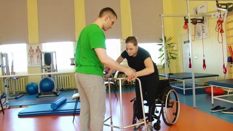 Pėsčiųjų perėjoje partrenkta moteris: žlugo visos svajonės
