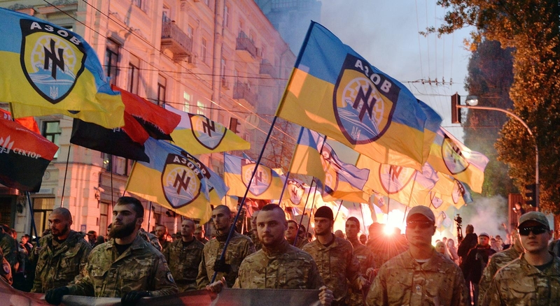 Ukrainoje „Pravyj sektor“ ir batalionas „Azov“ surengė eitynes 