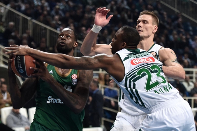Šansai žengti toliau liko: "Žalgiris" patiesė "Panathinaikos" ekipą 