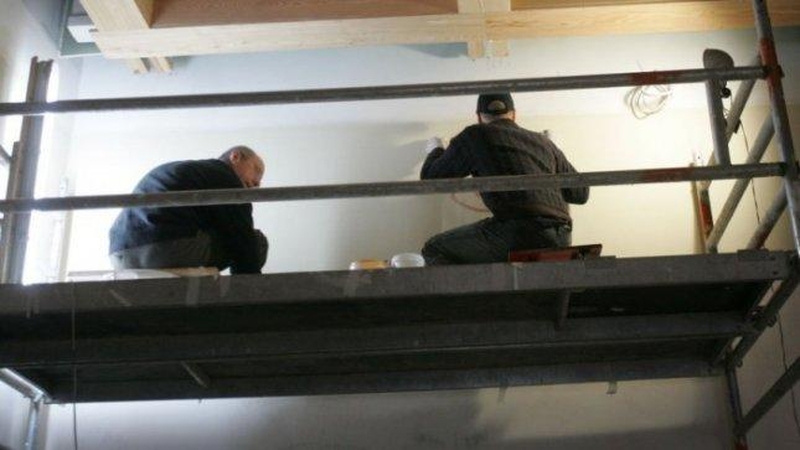 Kai kur pirmasis skambutis skambės tebesitęsiant remontui