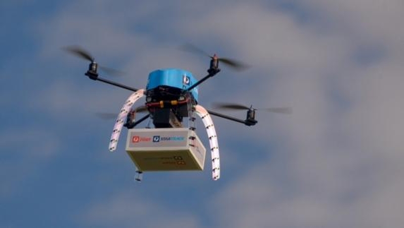 Bepilotė skraidyklė galimai atsitrenkė į besileidžiantį orlaivį Londone