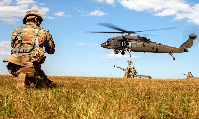 Kroatija pasirašė sutartį su JAV dėl 8 sraigtasparnių „Blackhawk“