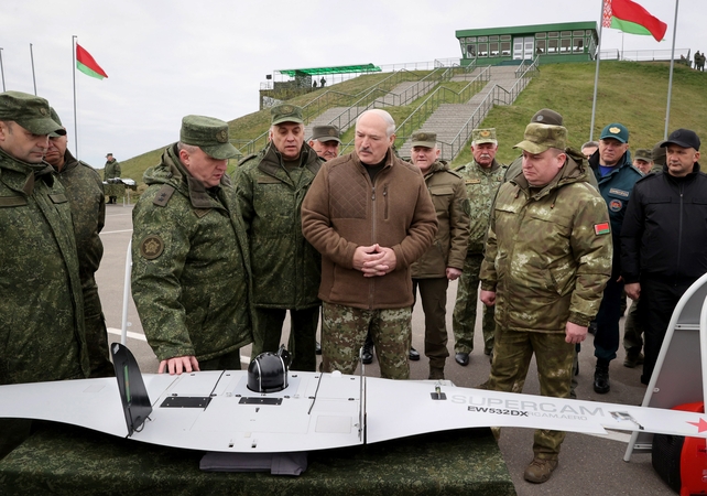 Baltarusija surengė skubias kovinės parengties pratybas