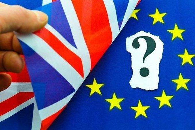 Agitacijų dėl Britanijos narystės ES kampanijos sustabdymas galios ir šeštadienį