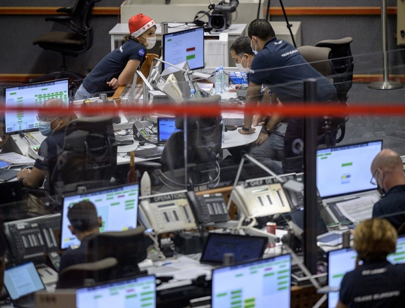 NASA: J. Webbo kosminis teleskopas visiškai išskleidė apsauginį ekraną 