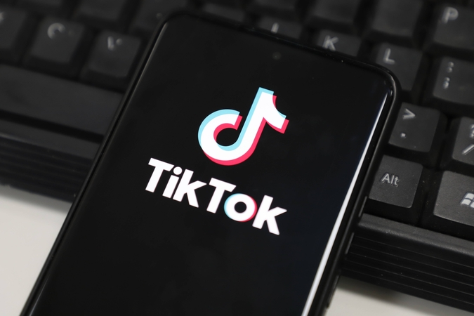 „TikTok“ grįžta į „Apple“ ir „Google“ programėlių parduotuves