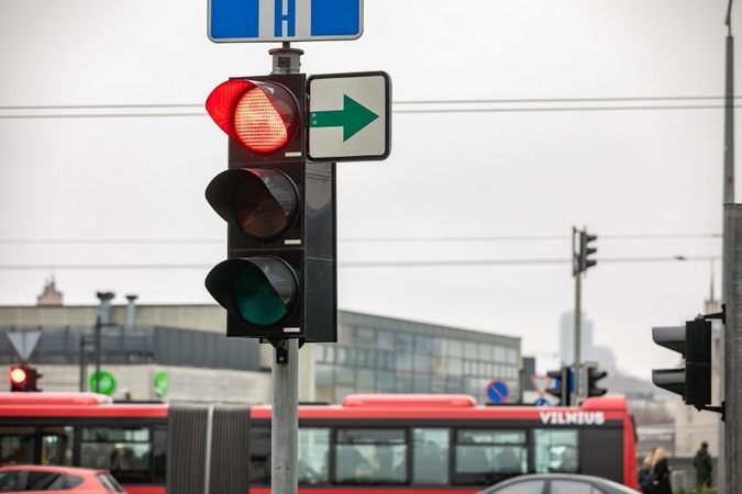 Į sankryžas grąžinta daugiau kaip šimtas žaliųjų rodyklių