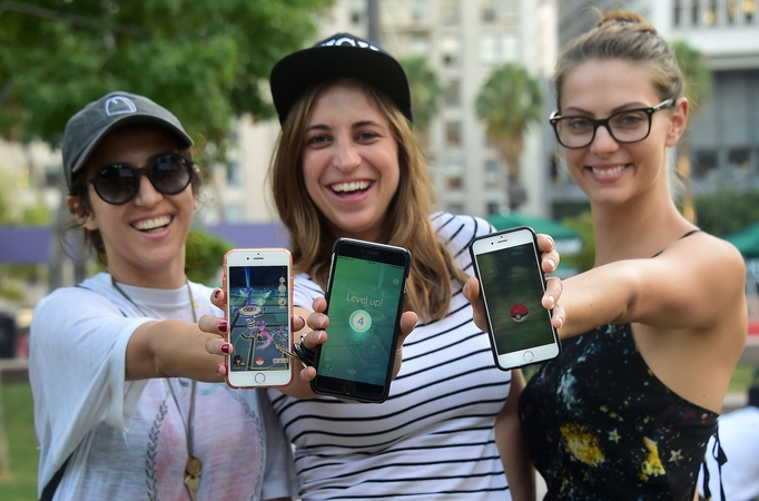 „Pokemon Go“: kas labiausiai pelnosi iš jūsų pamišimo dėl žaidimo?