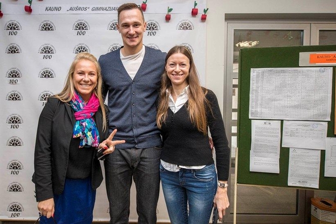 „Žalgirio“ kapitonas prašo mokinių nerūkyti
