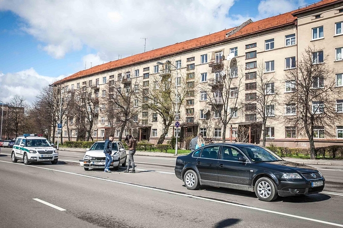 Per avariją Karaliaus Mindaugo pr. pažiro stiklai