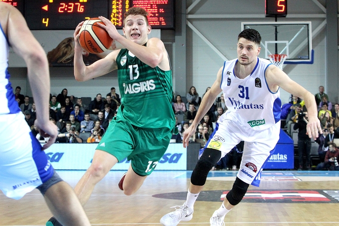 Rokas Jokubaitis (su kamuoliu).
