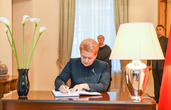 D. Grybauskaitė pagerbė išpuolio Ankaroje aukų atminimą