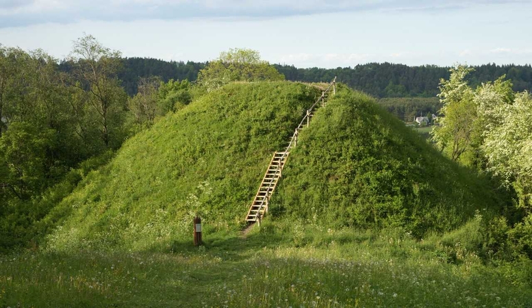 Pyplių piliakalnį kasinėję archeologai aptiko įdomių radinių